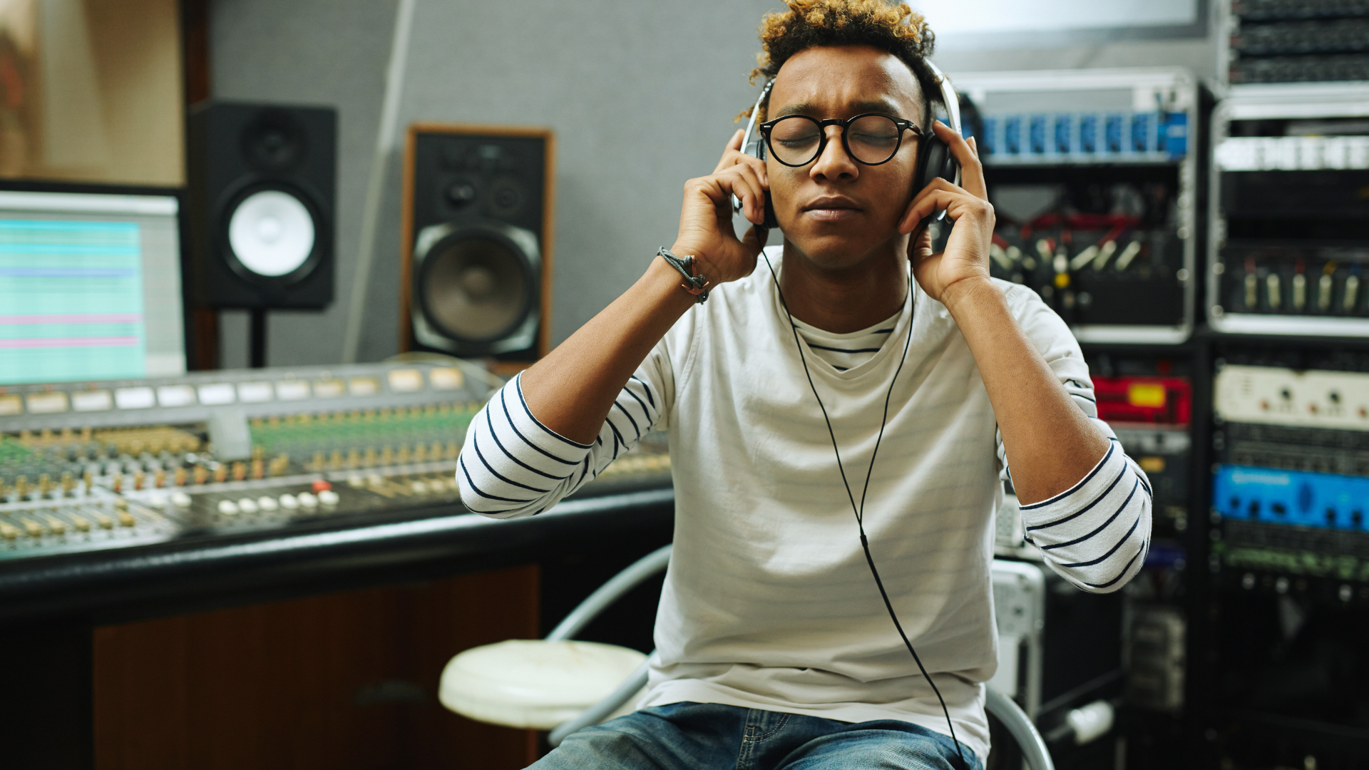 The Emotional Power of Film Soundtracks: How Music Enhances Storytelling and Audience Connection